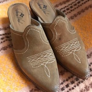 Patricia Nash Battista slip-on mules